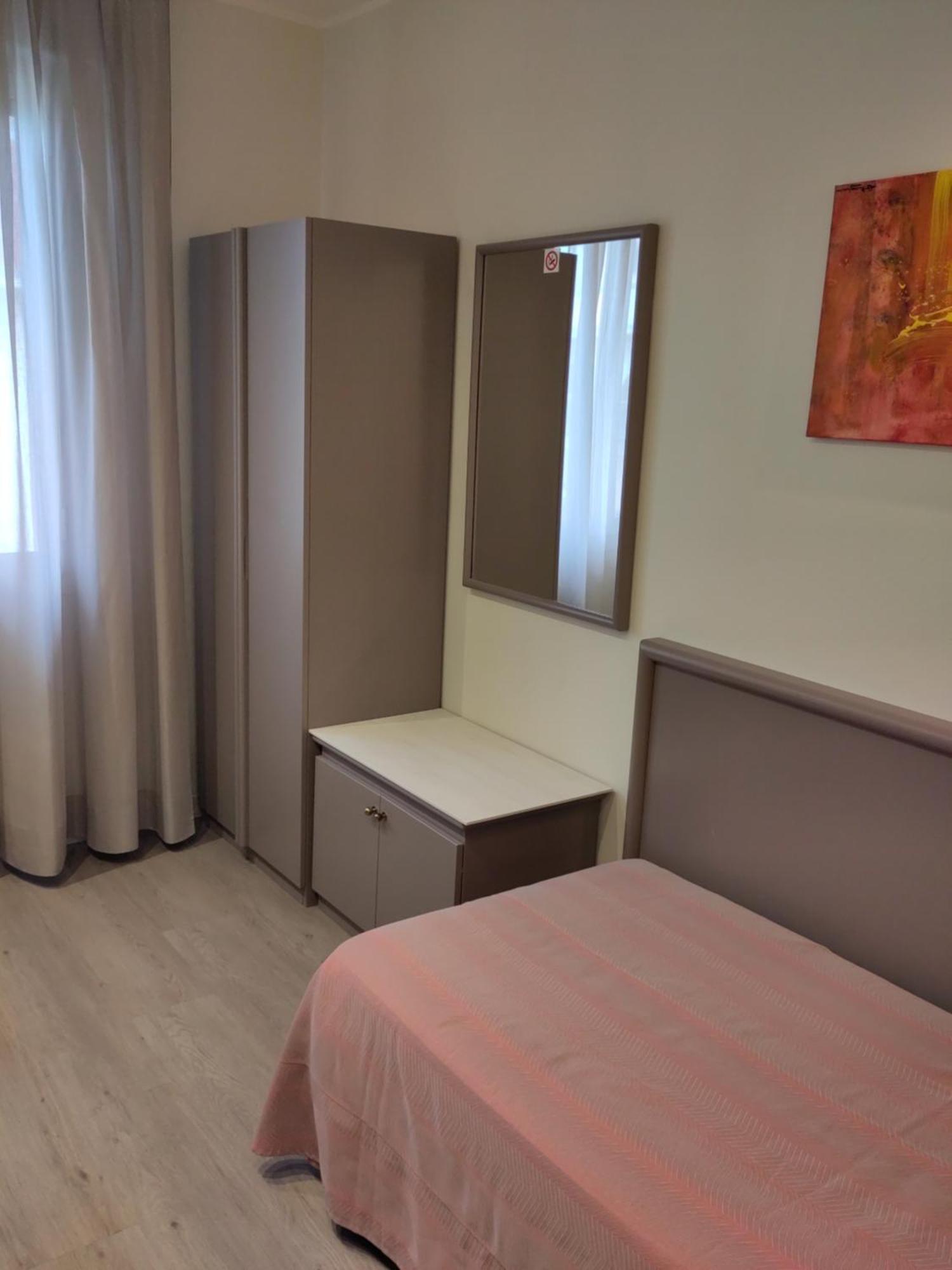 Confidence Hotel Europa Cento  Rom bilde