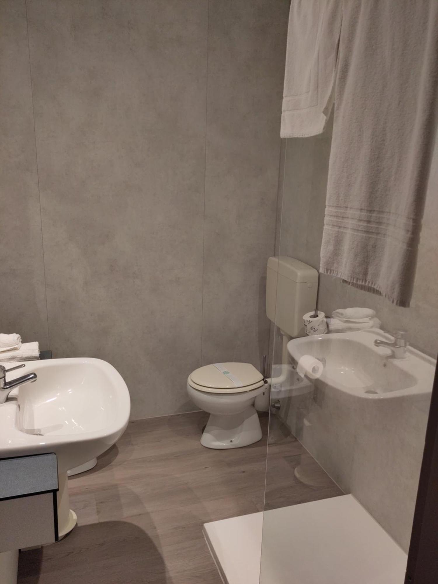Confidence Hotel Europa Cento  Rom bilde