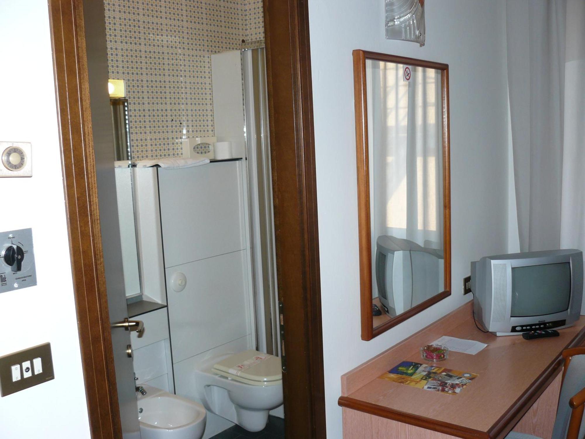 Confidence Hotel Europa Cento  Rom bilde